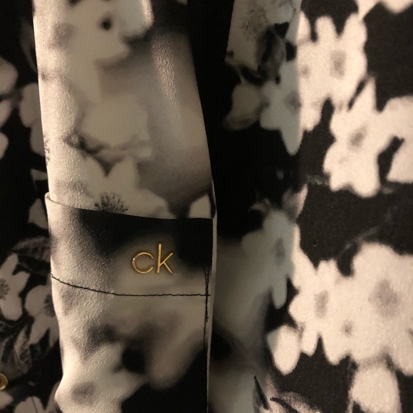 Blouse - Picture 2 of 3